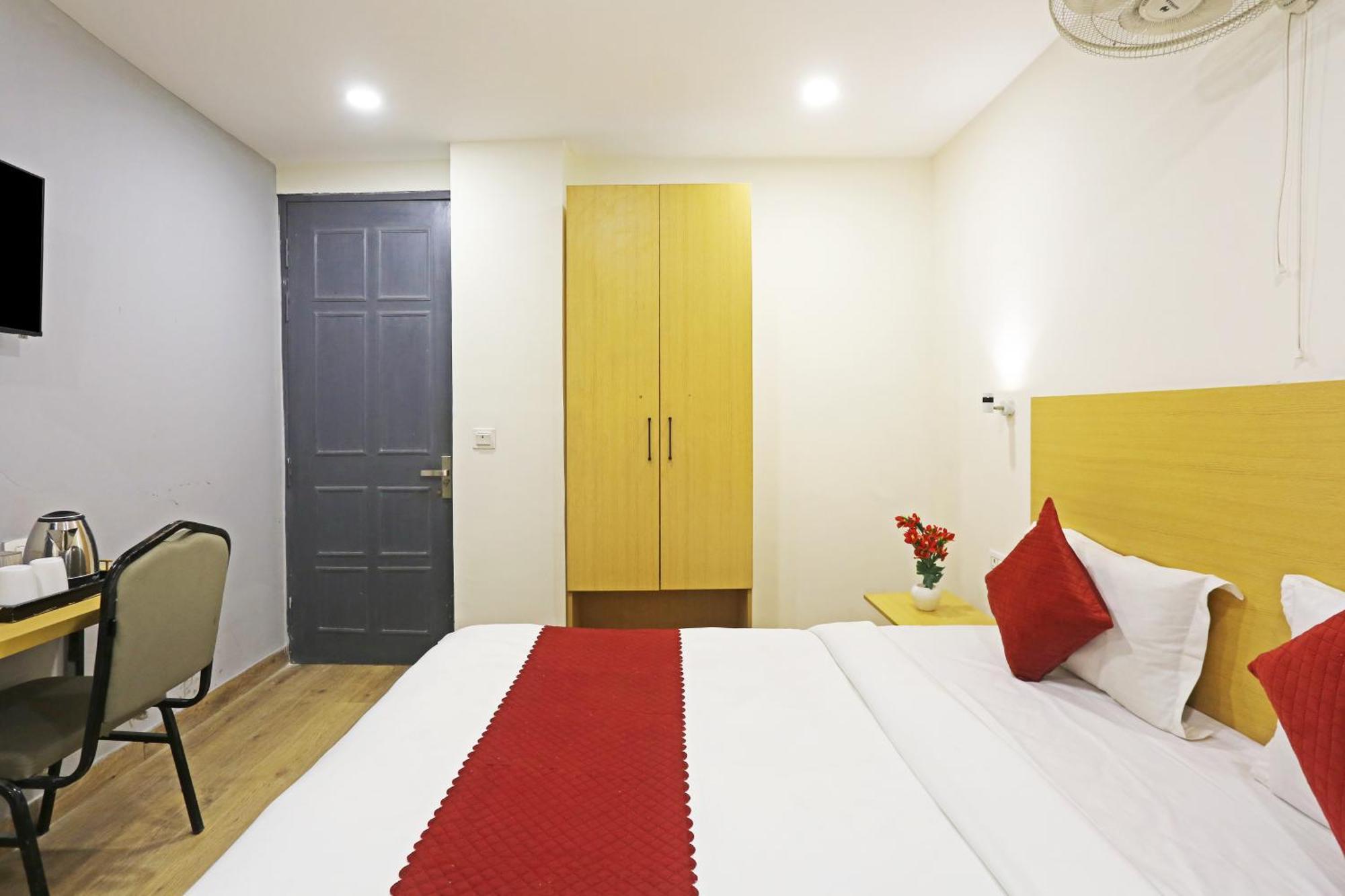 Hotel Twamev Residency Uttam Nagar Couple Friendly Deli Exterior foto