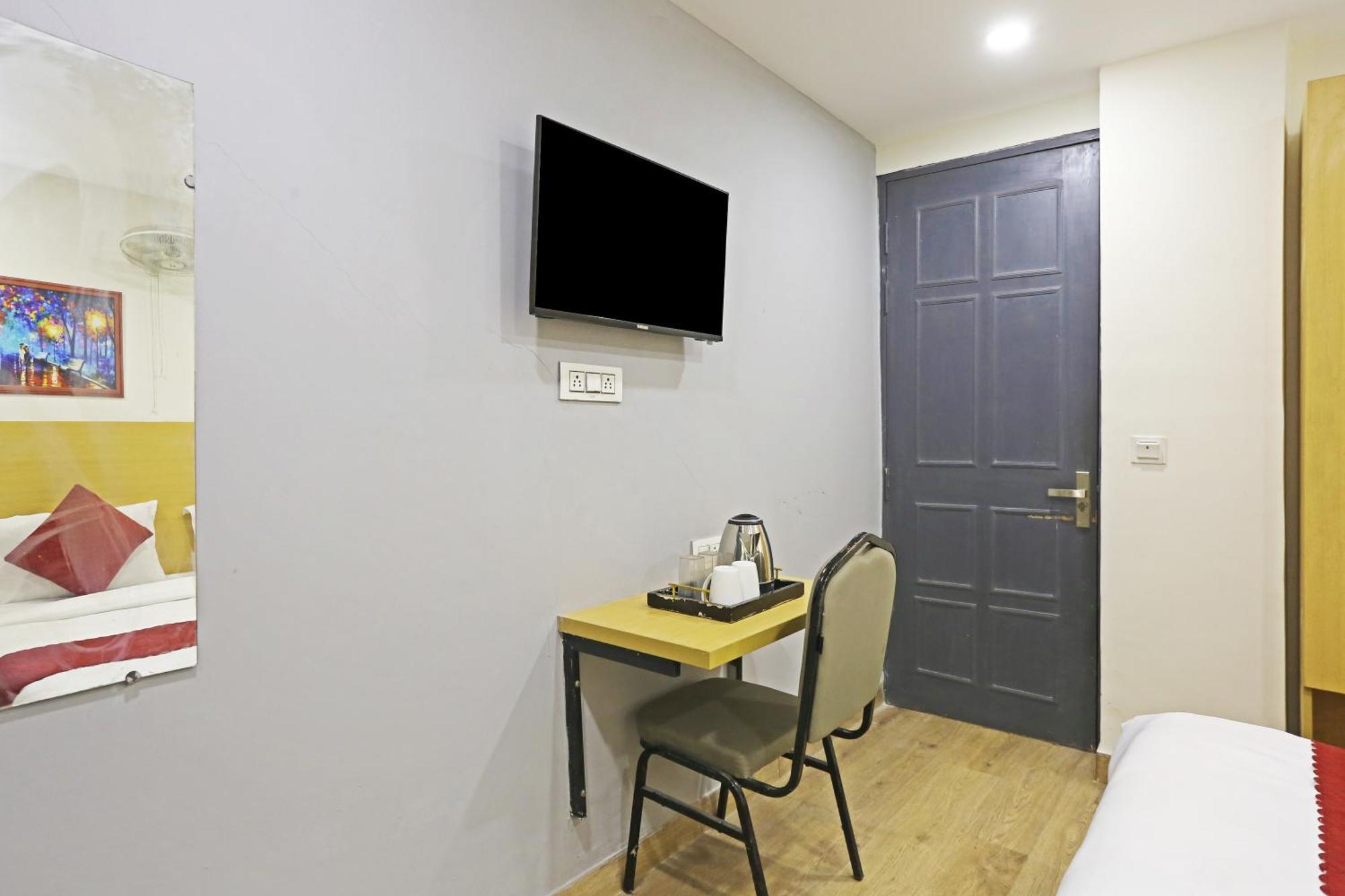 Hotel Twamev Residency Uttam Nagar Couple Friendly Deli Exterior foto